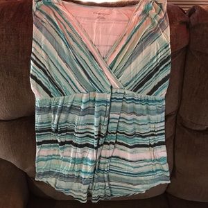 Sleeveless shirt